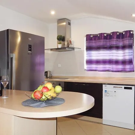 3 Bedroom Gorgeous In Novigrad