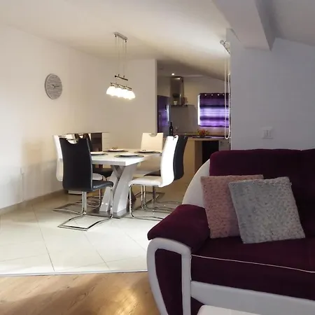 3 Bedroom Gorgeous In Novigrad