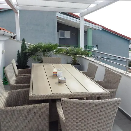 Lägenhet 3 Bedroom Gorgeous In Novigrad *